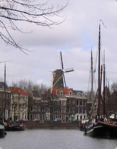 Zicht op de Walvis in Schiedam
